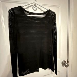 Black crew neck mesh type top size M